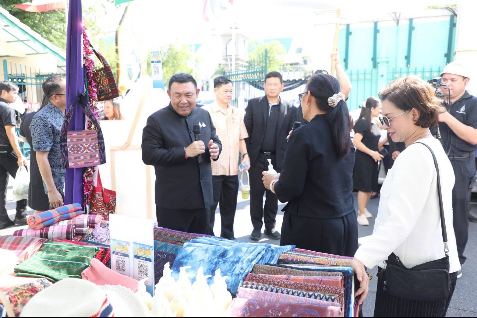 title - ส.ป.ก. เดินหน้าส่งเสริมรายได้เกษตรกร จัดงาน “ส่งความสุขปีใหม่ มอบให้เกษตรกรในเขตปฏิรูปที่ดิน” ทั่วประเทศ  ณ สำนักงานการปฏิรูปที่ดินเพื่อเกษตรกรรม ถนน ราชดำเนินนอก